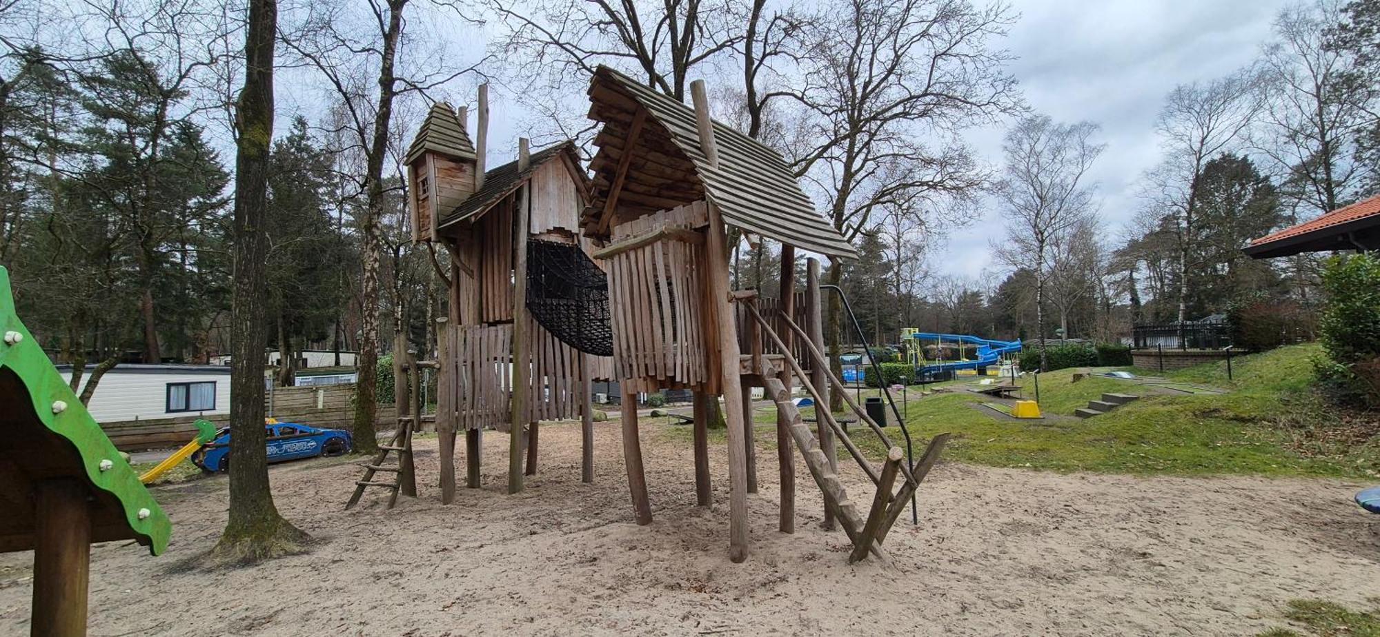 Het Veluwse Boshuisje Knus Chalet Met Omheinde Tuin Op De Veluwe Hoenderloo Luaran gambar