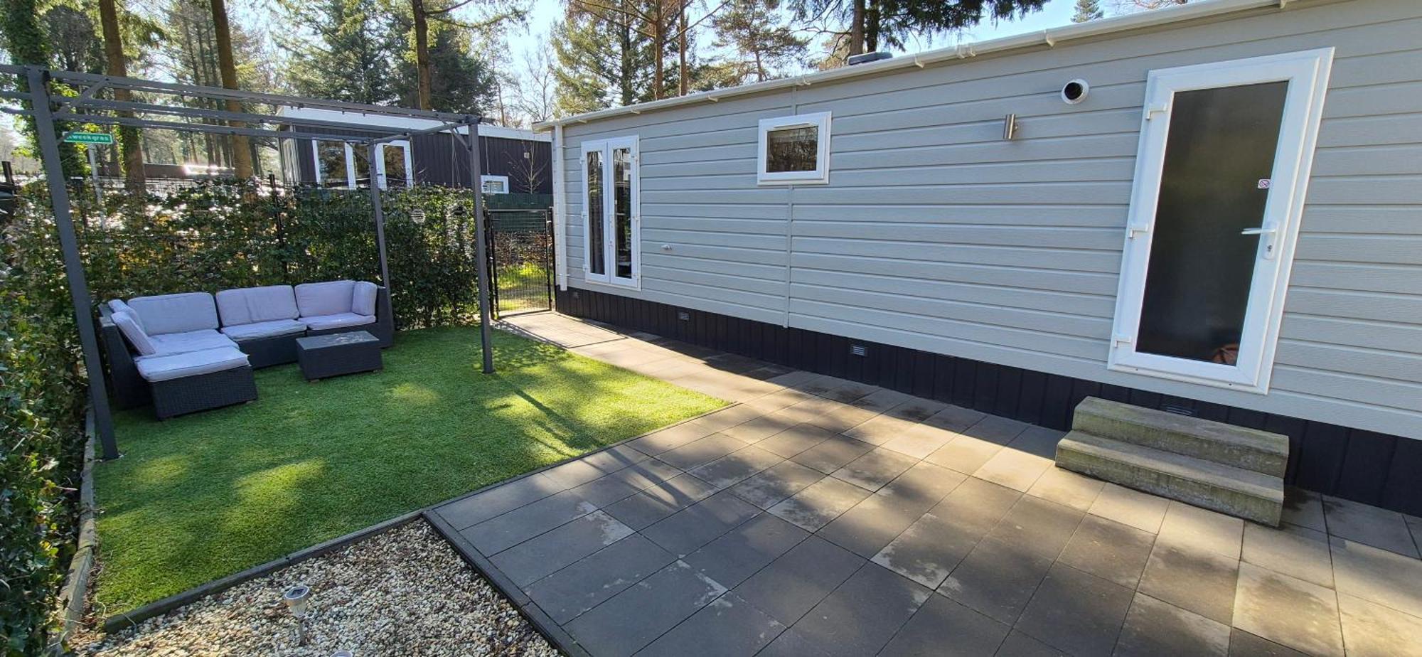 Het Veluwse Boshuisje Knus Chalet Met Omheinde Tuin Op De Veluwe Hoenderloo Luaran gambar