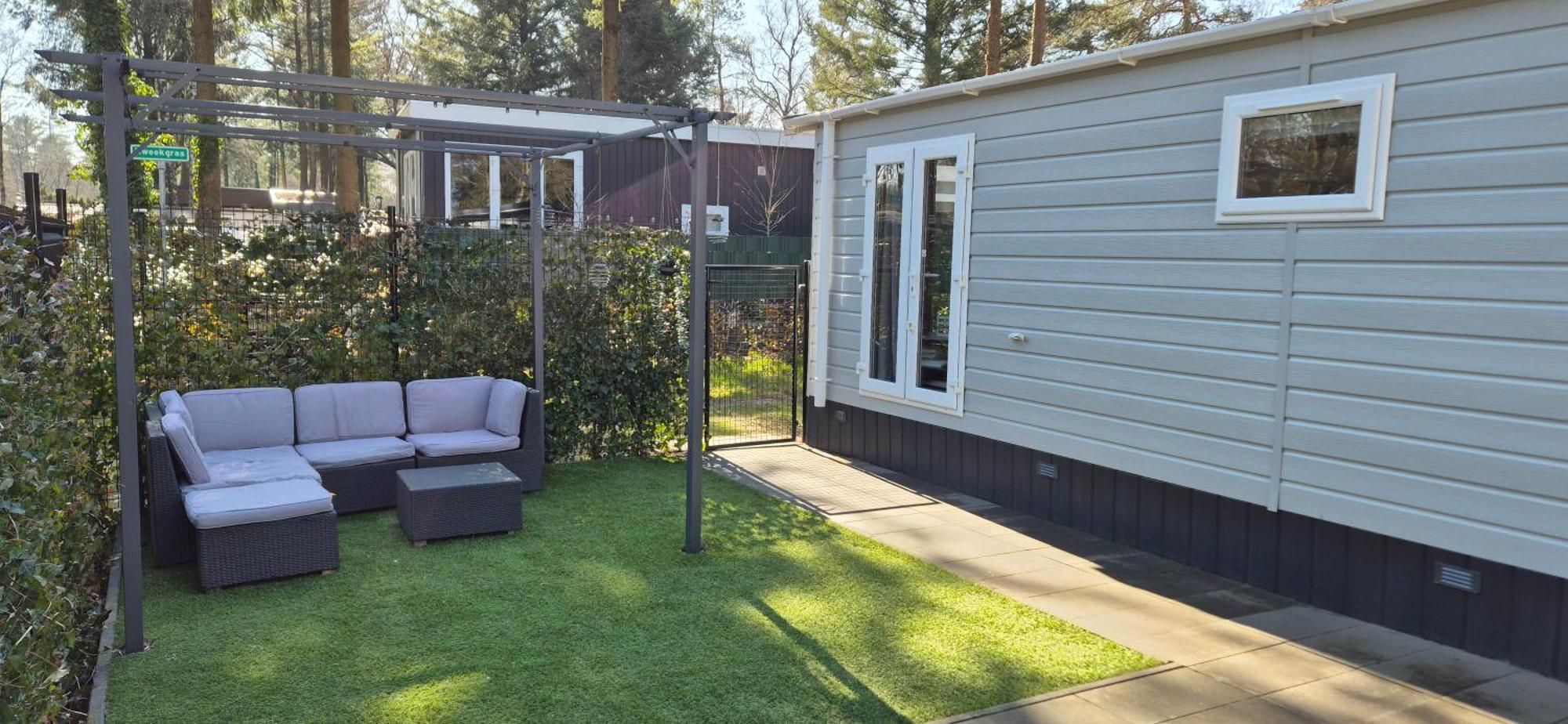 Het Veluwse Boshuisje Knus Chalet Met Omheinde Tuin Op De Veluwe Hoenderloo Luaran gambar