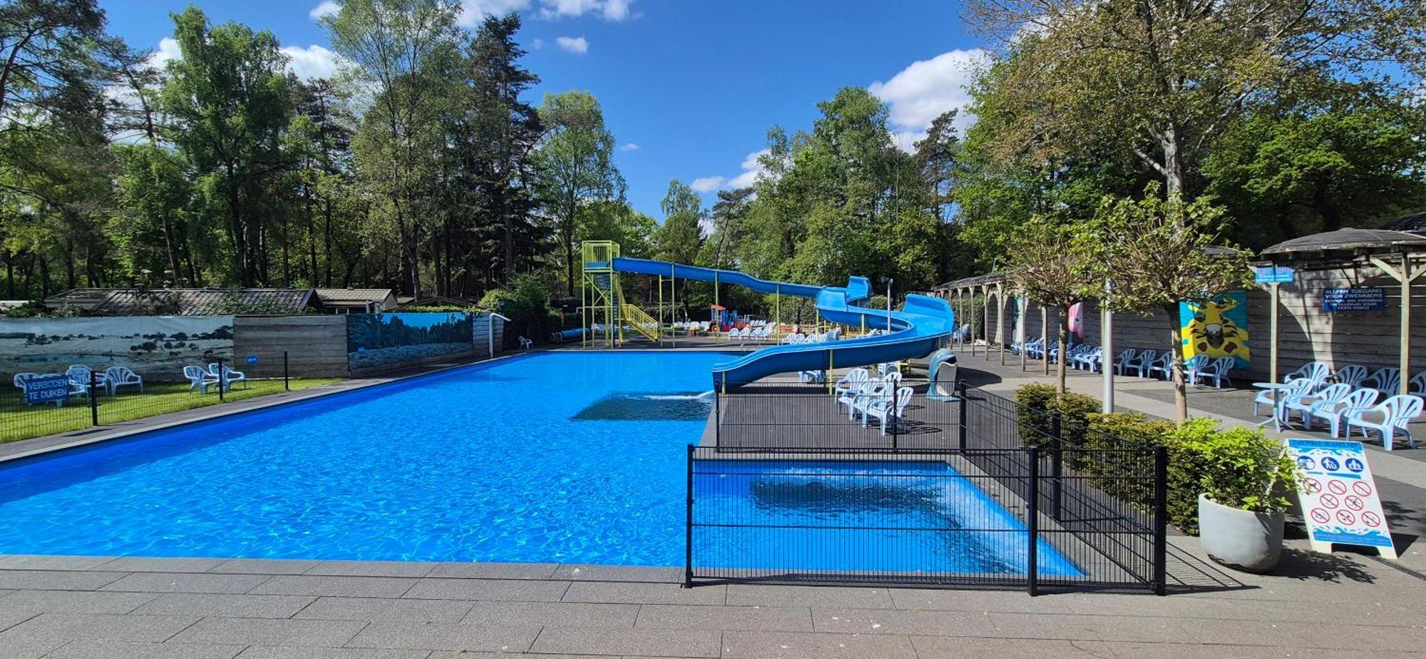 Het Veluwse Boshuisje Knus Chalet Met Omheinde Tuin Op De Veluwe Hoenderloo Luaran gambar